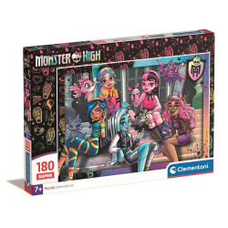 Monster High Chilling with...