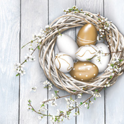 Húsvét Eggs in Wicker Nest...